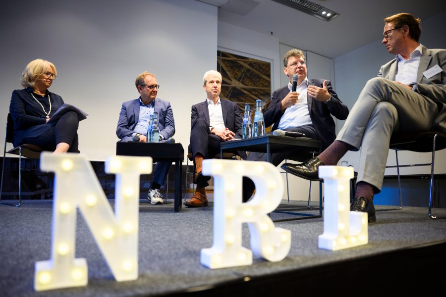V.l.n.r.: Kerstin von Stürmer, Jens Kerstan, Detlev Wösten, Reinhard Meyer und Christian Heine. Foto: Gregor Fischer/NRL.